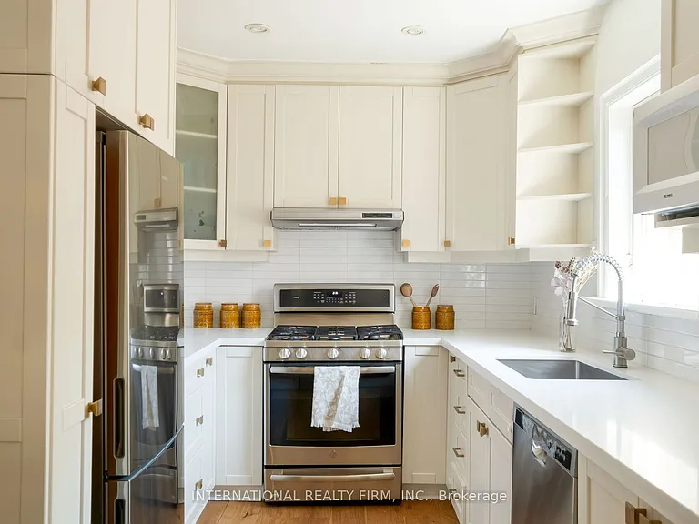 319 Markham St — Photo 8