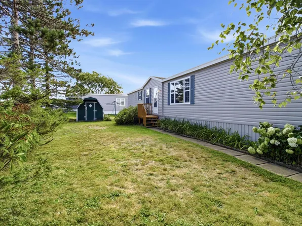 22 Davis Dr S, East Hants, NS B0N 1Z0