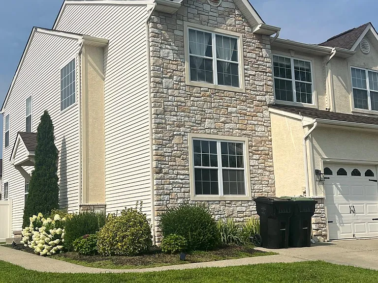 18 Bryce Rd — Photo 3