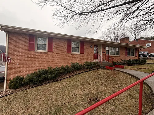 55 Oxford Cir Photo 1