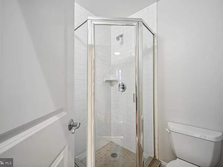 1832 Swann St NW #B — Photo 13