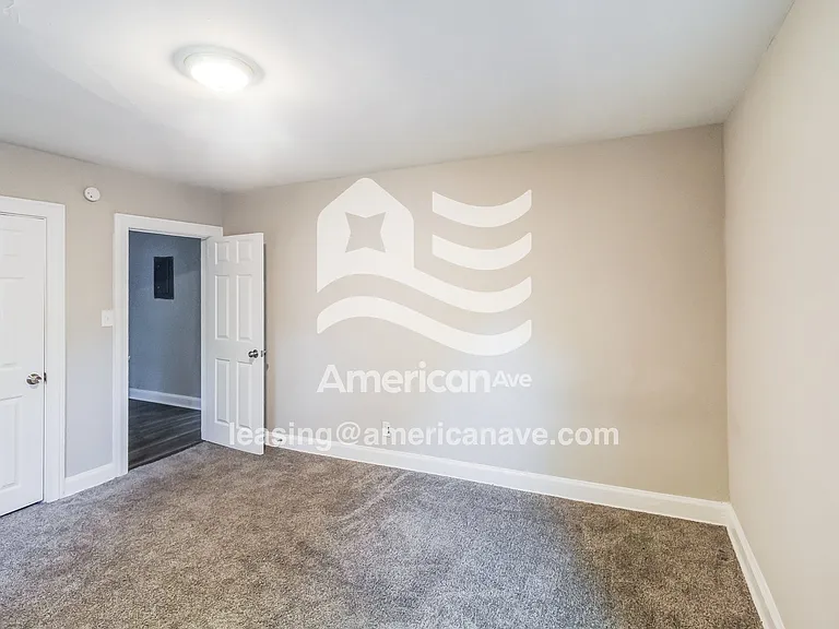 1347972_013_bedroom_13724440.jpg