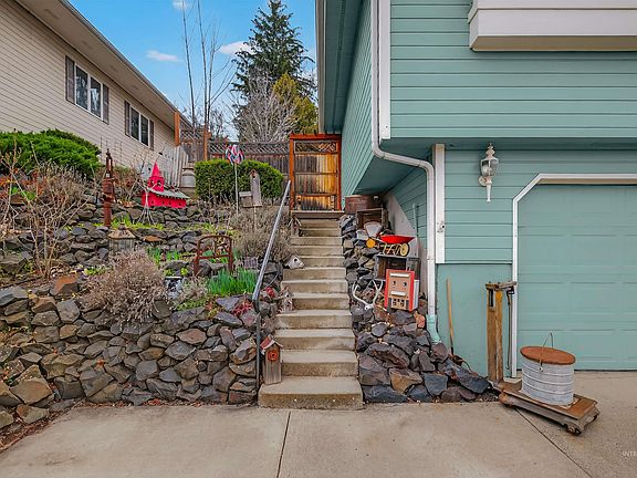 5th image of 1691 Appaloosa Rd