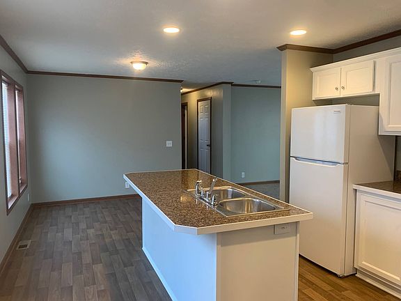 3rd image of 9800 Bloomsbury Cir #754