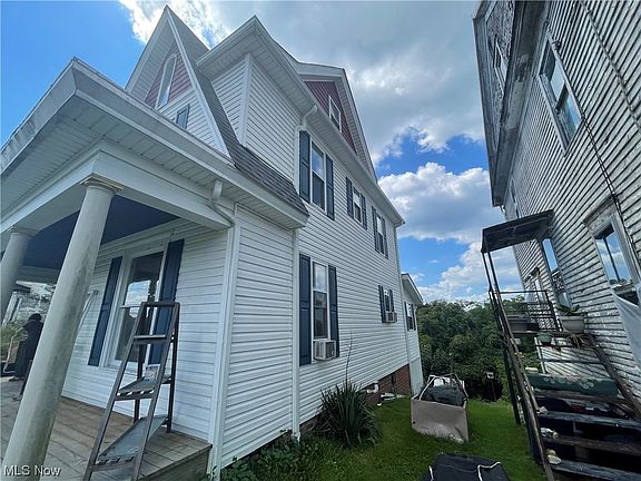2nd image of 425 S Main St