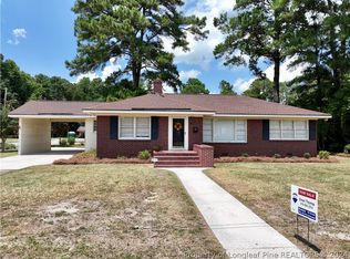 704 W 27th St, Lumberton, NC 28358