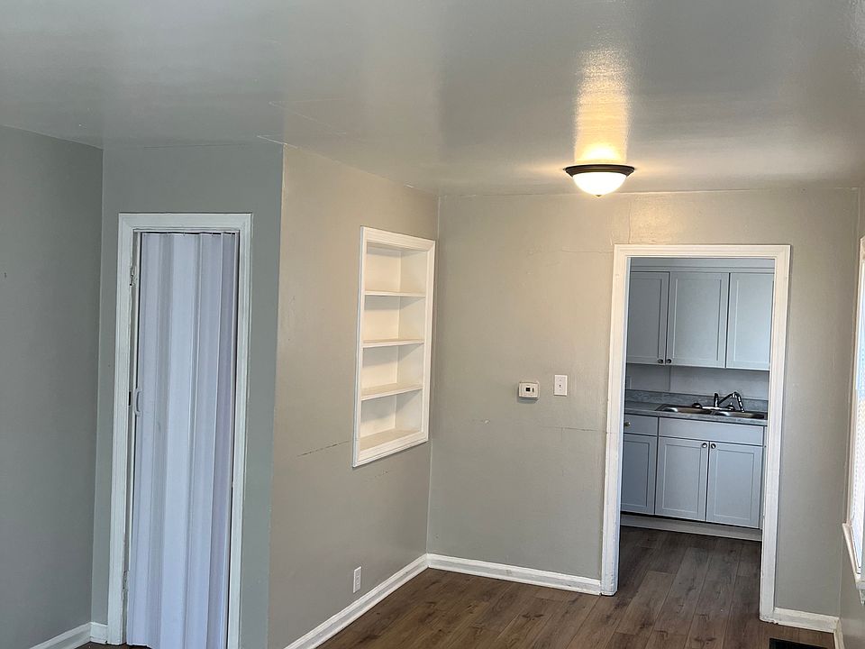 1st image of 4620 E 16th St