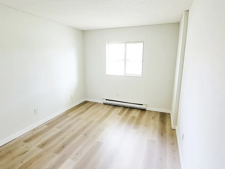 2525 Hill Tout St — Photo 10