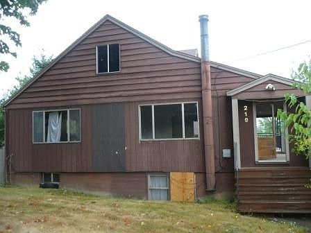 2nd image of 219 SW Chapman St
