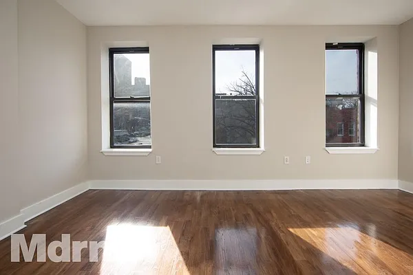 Rented by Mdrn Residential | media 56