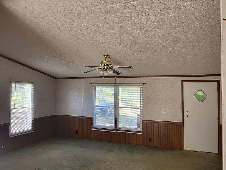 710 Blue Bird Dr — Photo 12