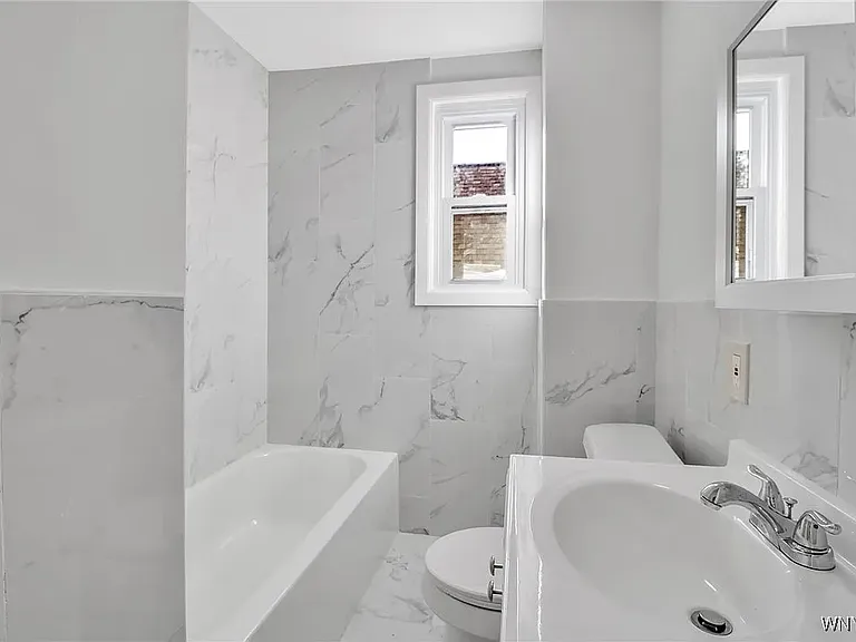 2nd flr bathroom