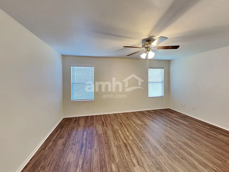 217 N Willow Way — Photo 8