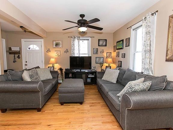 3rd image of 3 Angell Ave