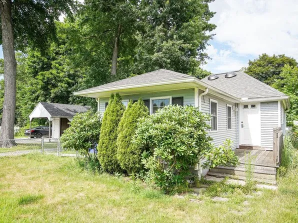 215 Eddy St, Springfield, MA 01104