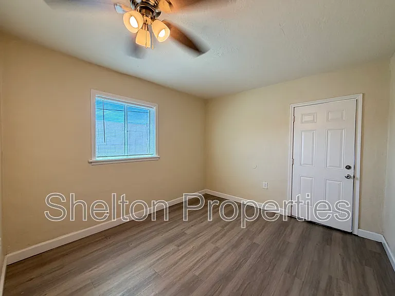 1713 N 31st Pl #3 — Photo 3