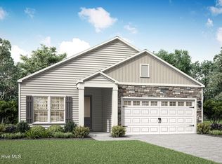 37 S Umbrella Palm Dr, Hampstead, NC 28443