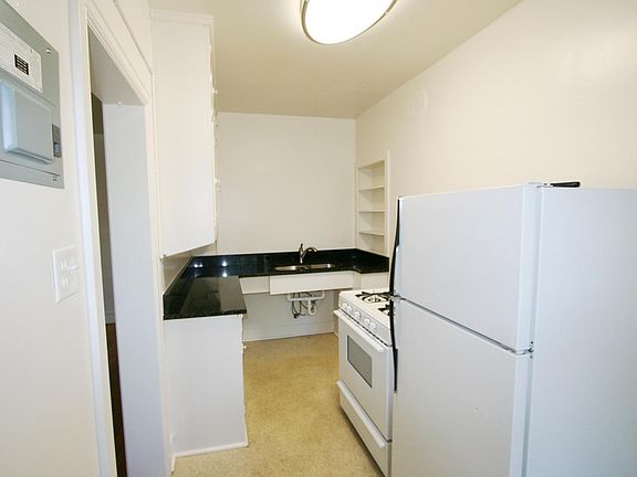 5th image of 1426 E 8th Ave