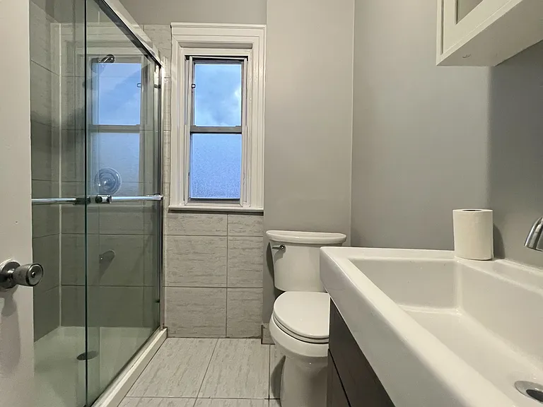 6352 Taylor St — Photo 3