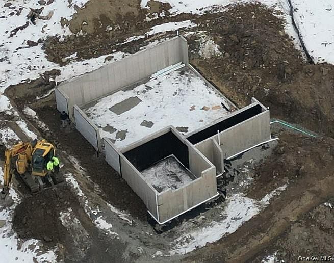 2nd image of 18 Union Transfer