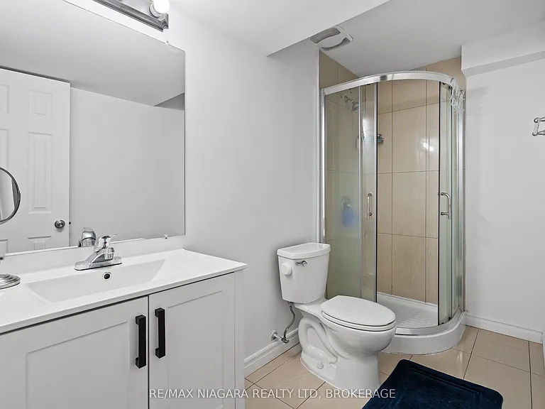 8511 Jennifer Cres — Photo 30