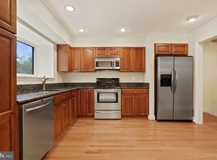 2057 Golf Course Dr, Reston, VA 20191