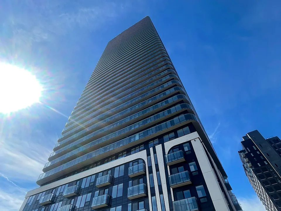 30 Francis St S #1005