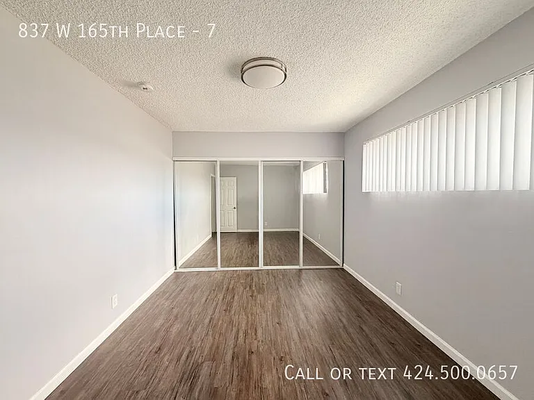 837 W 165th Pl #7 — Photo 27
