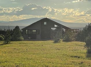 41 Dulcimer Rd, Questa, NM 87556