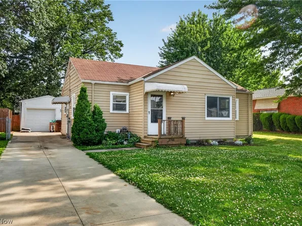 2701 Tuxedo Ave, Parma, OH 44134