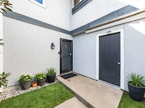 623 Ridgeline Dr, Hurst, TX 76053