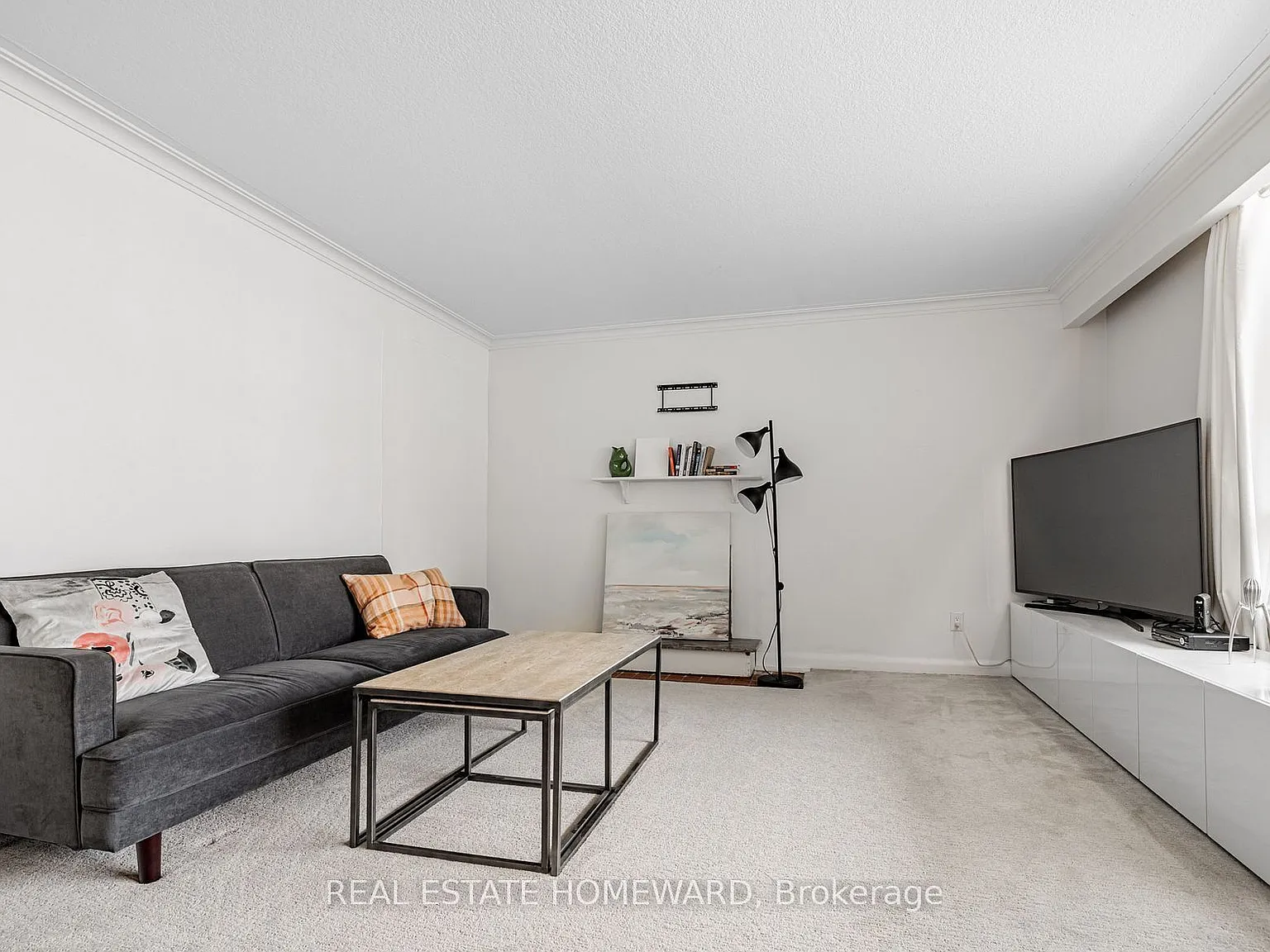 4 bed, $3,200 — Photo 2