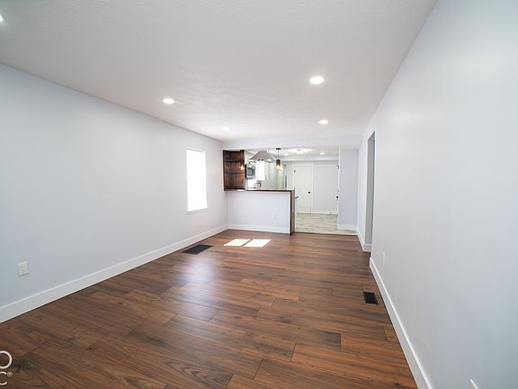 4th image of 338 S Rural St