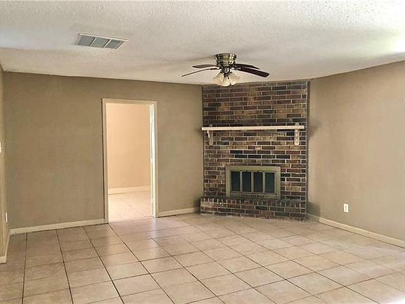 3rd image of 2916 Yorktowne Dr
