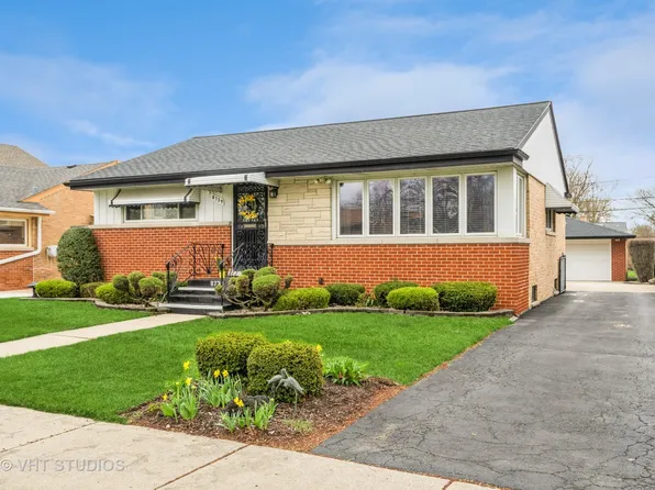 8739 N Oleander Ave, Niles, IL 60714