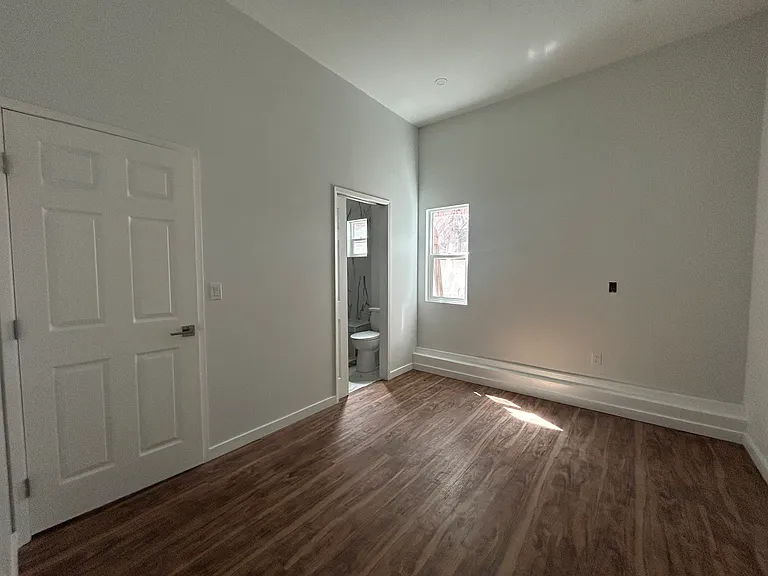 5413 W 118th St #1 — Photo 17