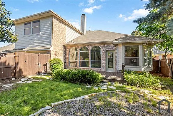 9679 Briardale Dr — Photo 24