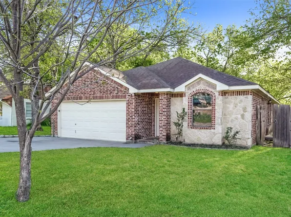 409 S McEntire Ct, White Settlement, TX 76108