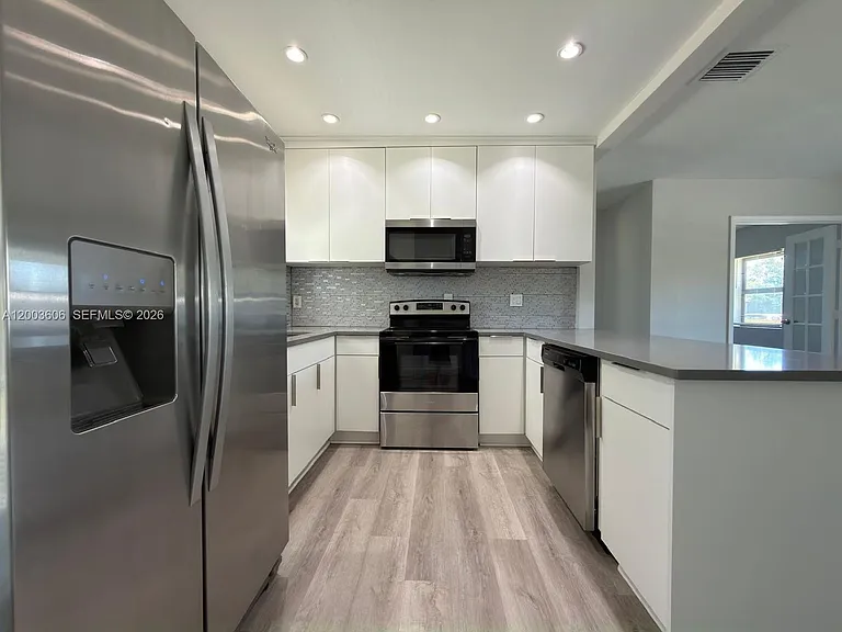 1325 NW 11th St #C1325 — Photo 19