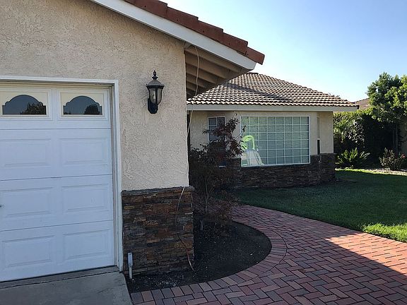 2nd image of 4323 Toyon Cir