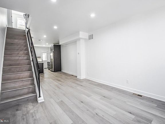 3rd image of 1721 S Orianna St