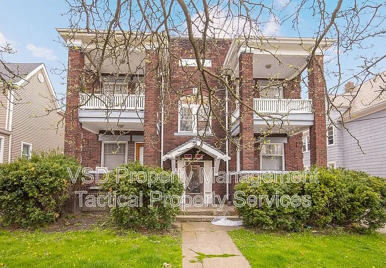 2048 W 98th St #6 — Photo 1