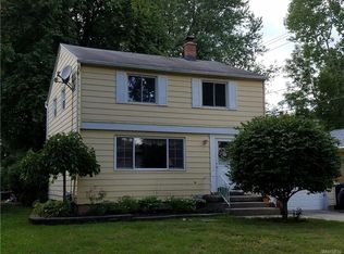 35 Luzerne Rd, Tonawanda, NY 14150