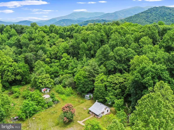 2269 Pine Grove Rd, Stanley, VA 22851
