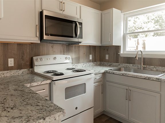 3rd image of 5833 Shadydell Dr
