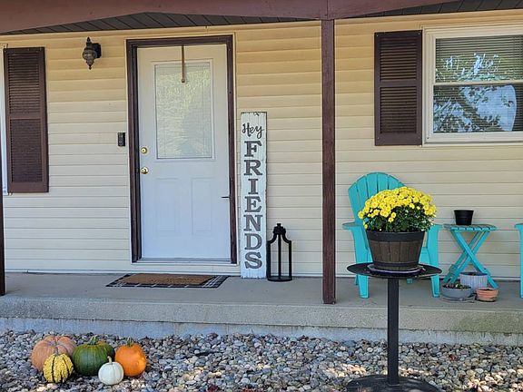 3rd image of 1100 Bradley Dr