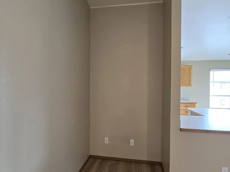 2105 E White Oak Ct #202 — Photo 3