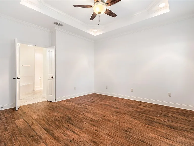 1060 Linlen Ave — Photo 10