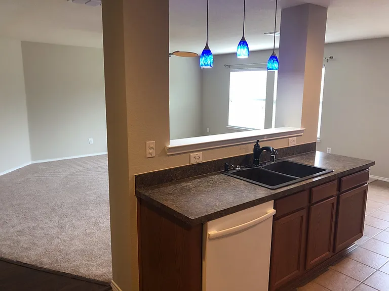 8115 York Beach Pl — Photo 5