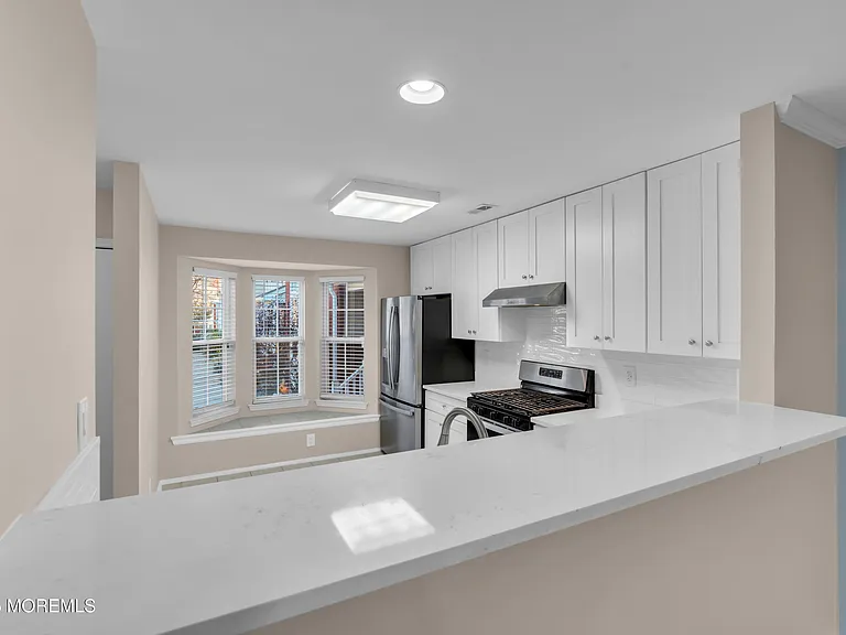 31 Lexington Ct — Photo 4